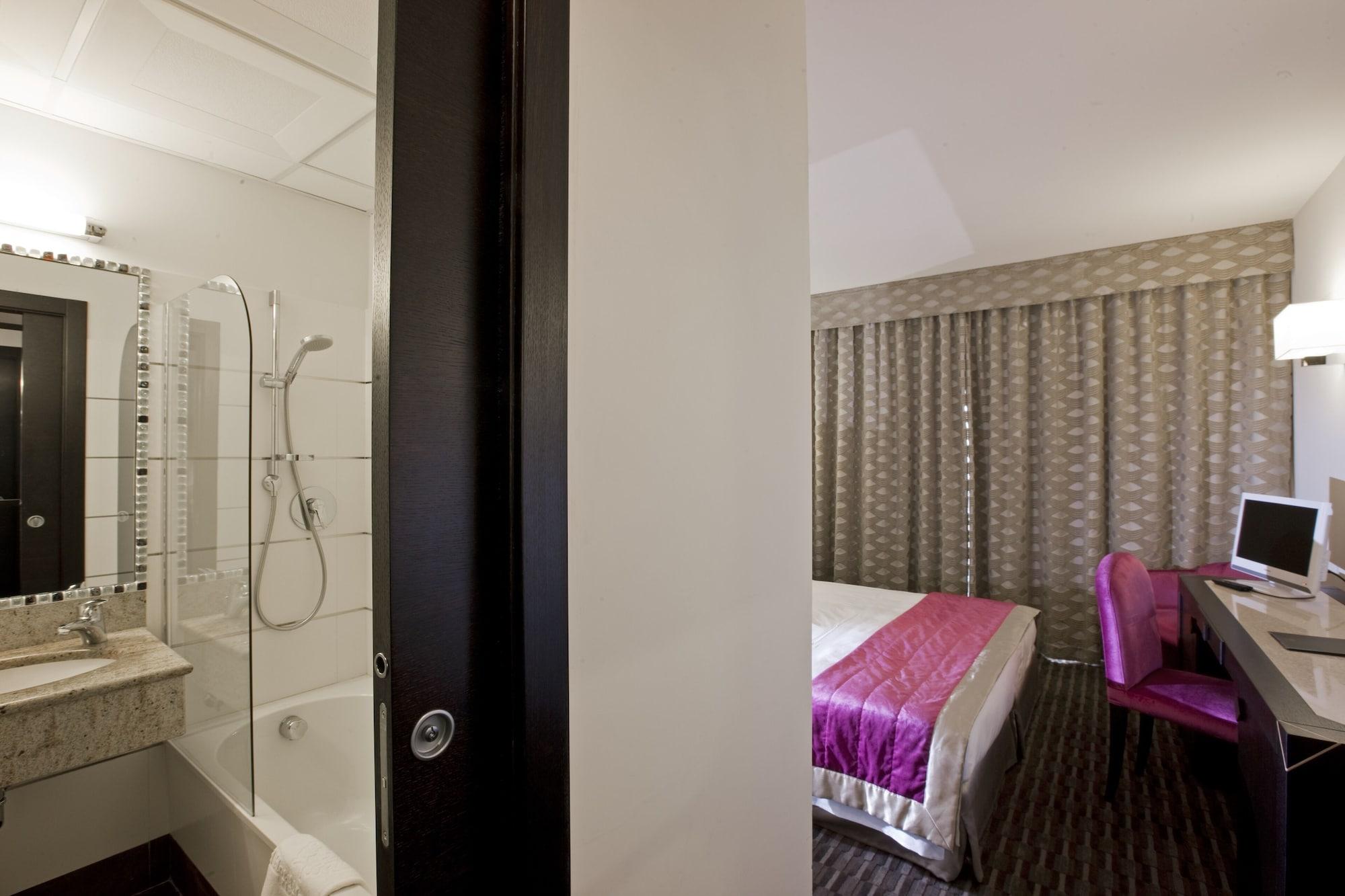 Fh55 Grand Hotel Mediterraneo Florence Ngoại thất bức ảnh