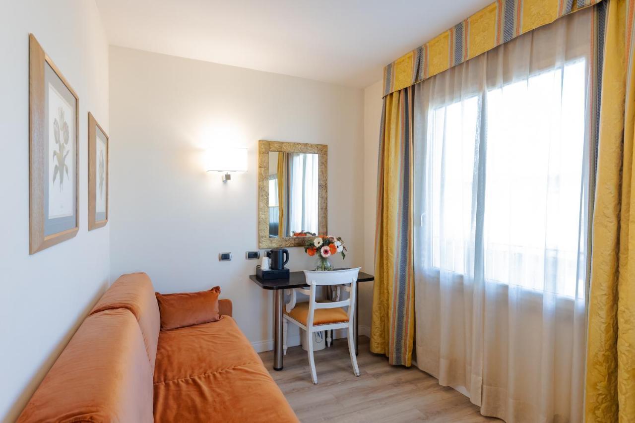 Fh55 Grand Hotel Mediterraneo Florence Ngoại thất bức ảnh