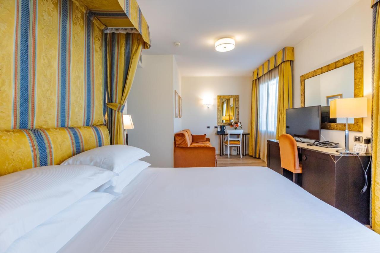 Fh55 Grand Hotel Mediterraneo Florence Ngoại thất bức ảnh