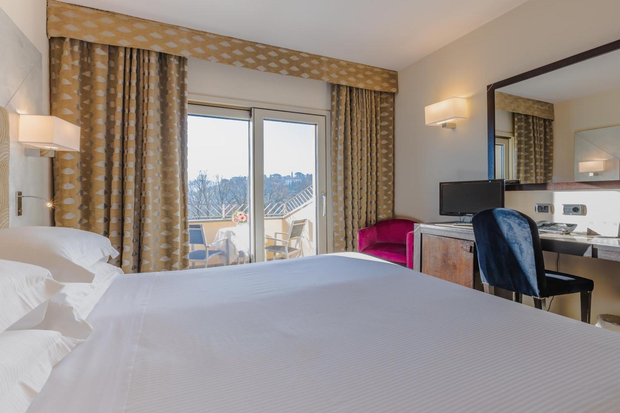 Fh55 Grand Hotel Mediterraneo Florence Ngoại thất bức ảnh